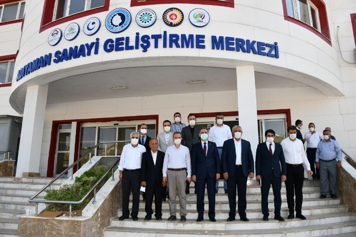 Vali &Ccedil;uhadar, ASGEM&rsquo;deki at&ouml;lyeleri gezdi