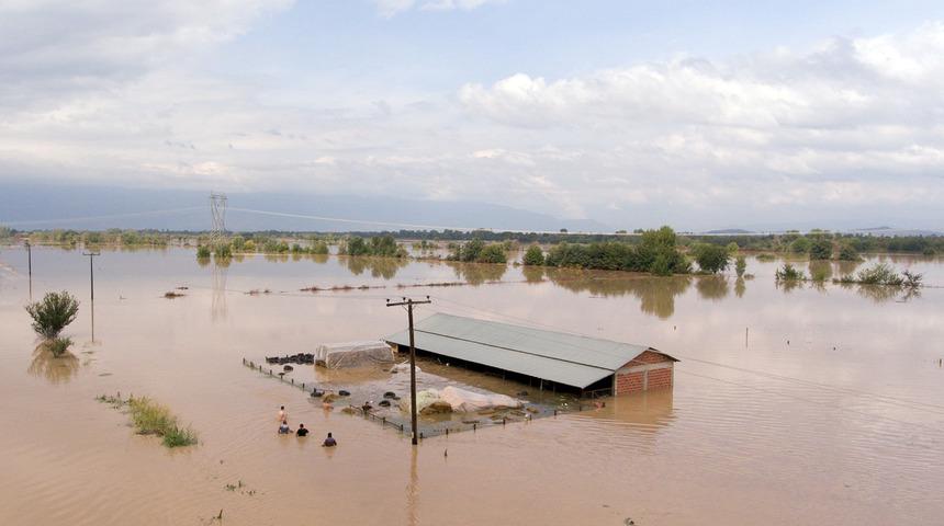 Yunanistan'ı Ianos kasırgası vurdu:  2 ölü, 1 kayıp