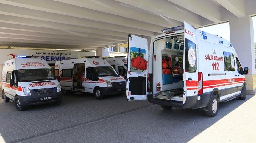 Kamyonetin &ccedil;arptığı yaşlı adam hayatını kaybetti