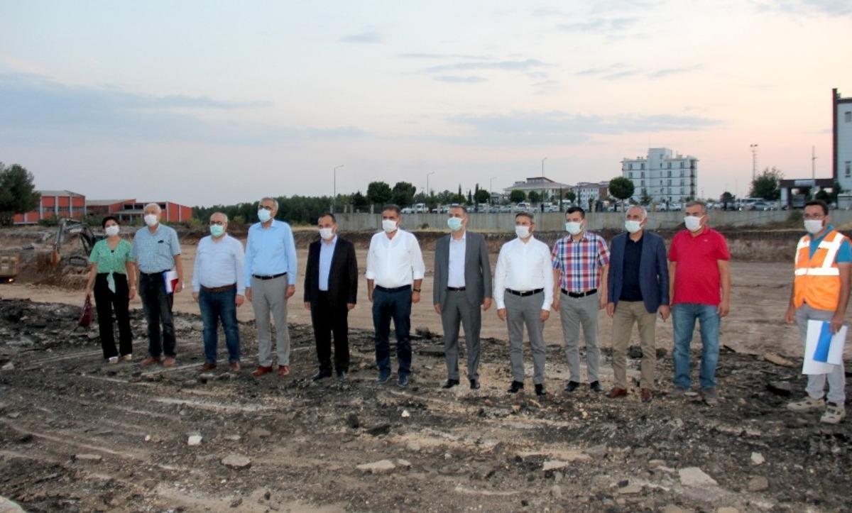 Vali ve milletvekilleri yeni hastane projesini yerinde inceledi