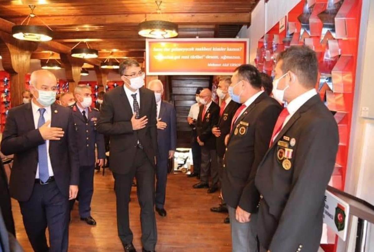 Vali &Ccedil;elik: &ldquo;Şehit ve gazilerimize minnettarız&rdquo;