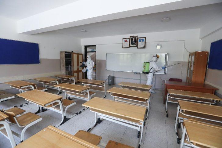 Buca Belediyesinden okullarda Covid-19 mesaisi G3