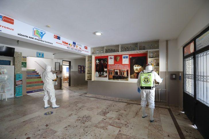 Buca Belediyesinden okullarda Covid-19 mesaisi G4