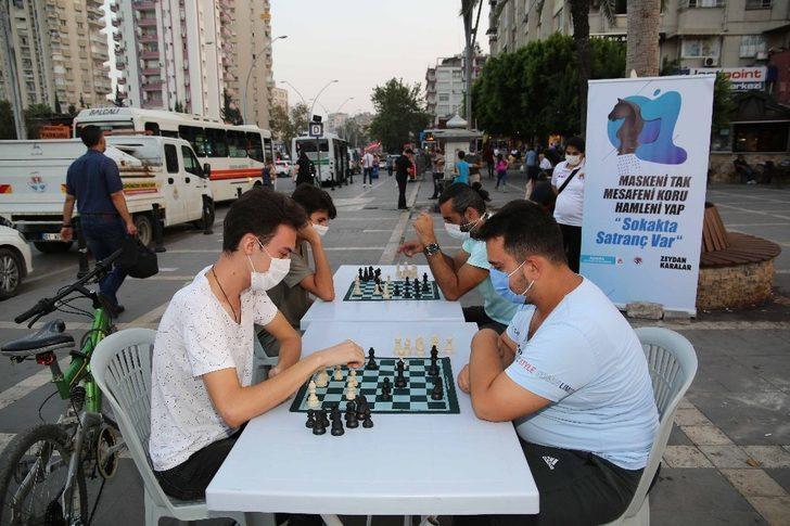 Sokakta satranç var G4