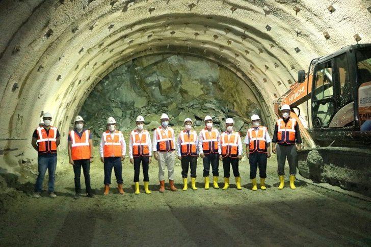 Vekil Mesten dağ yollarında incelemelerde bulundu G1