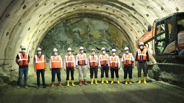 Vekil Mesten dağ yollarında incelemelerde bulundu