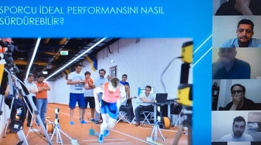 Kağıtsporlu antrenörler online eğitimde buluştu