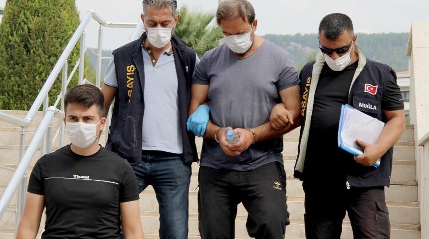 52 yıl hapis cezası bulunan ve sahte belgelerle kendini &ouml;lm&uuml;ş g&ouml;steren Youtuber yakalandı