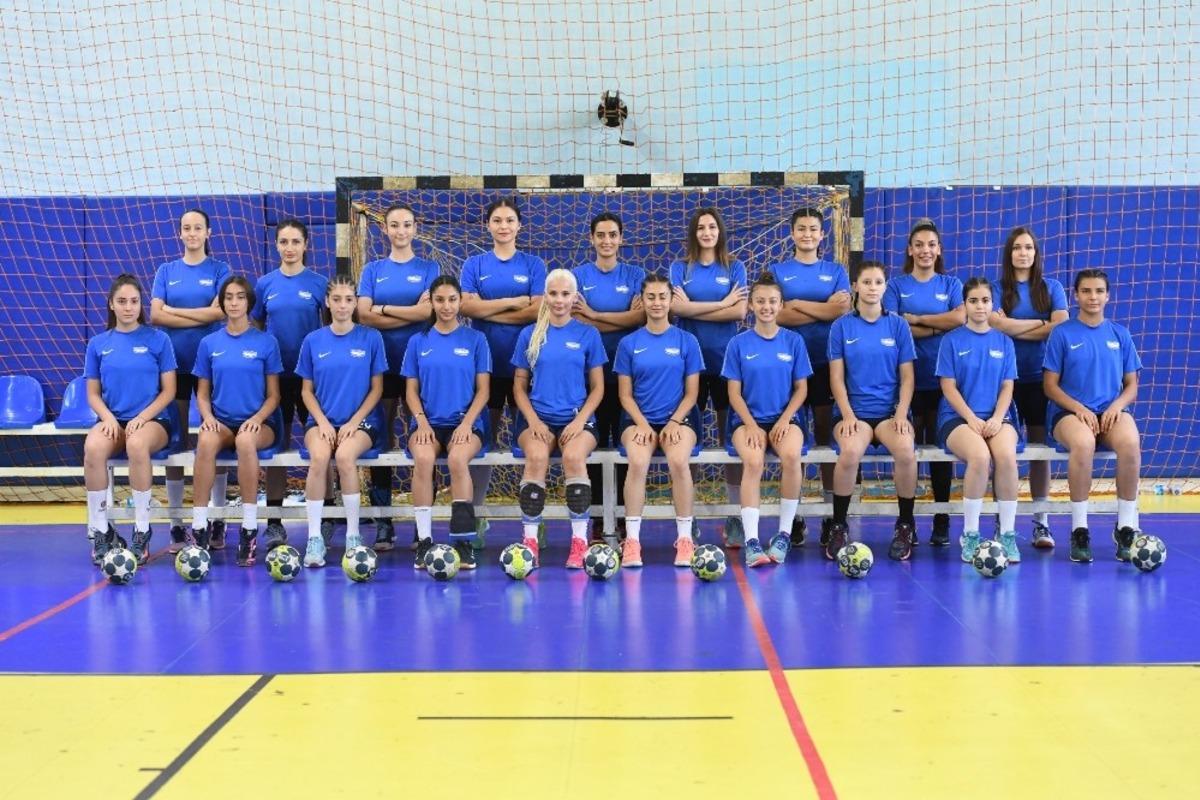 Konyaaltı Belediyesi Kadın Hentbol takımı tempo y&uuml;kseltti