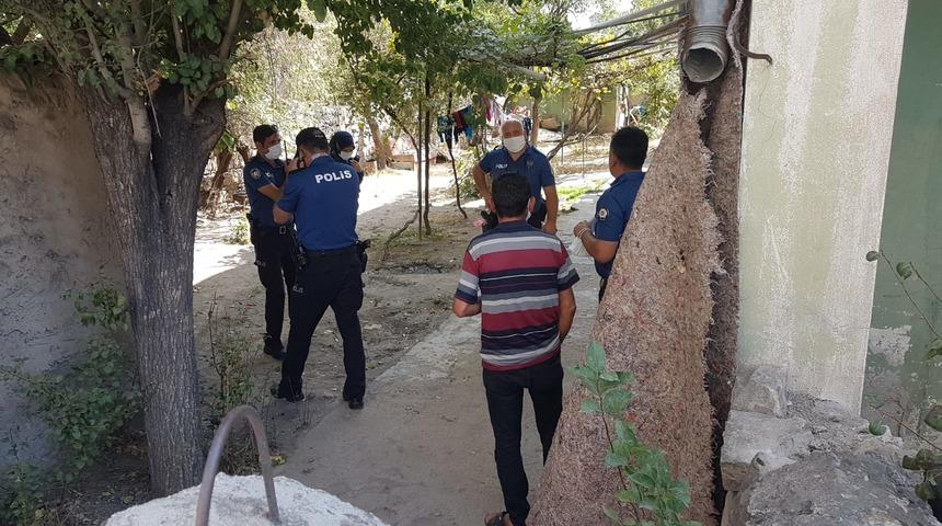 Dehşete d&uuml;ş&uuml;ren olay! Boşanma davası a&ccedil;an 5 aylık hamile eşini karnından bı&ccedil;akladı