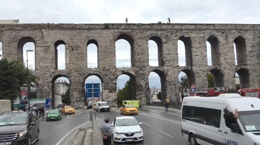 Tarihi Bozdoğan Kemeri'nde intihar girişimi