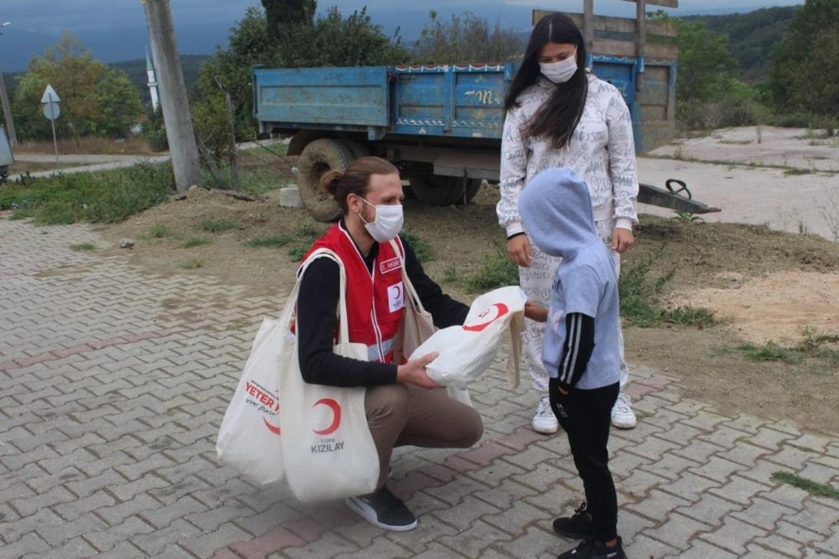 İyilik Ser&uuml;veni&rsquo;in Kocaeli&rsquo;de &ccedil;ocukları sevindirdi