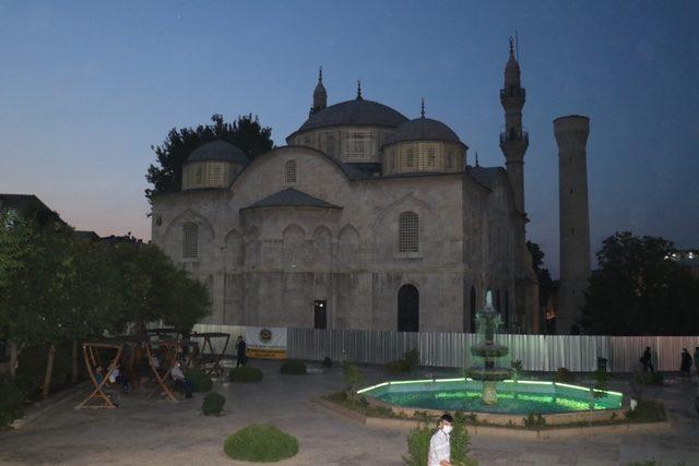 Malatya’daki camilerde korona virüs uyarısından vatandaş memnun