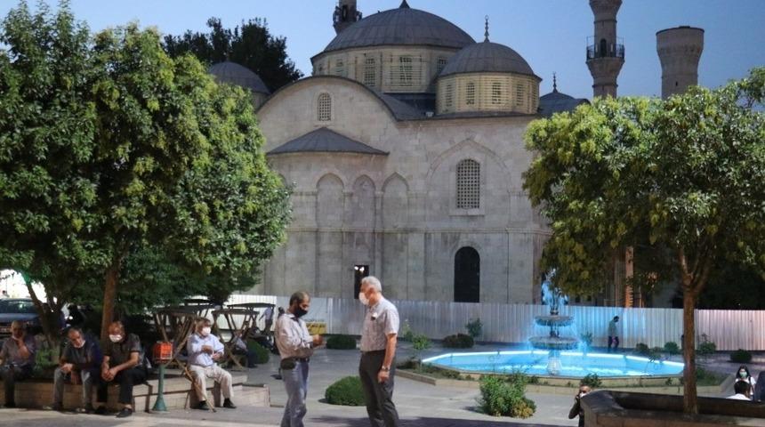 Malatya’daki camilerde korona virüs uyarısından vatandaş memnun