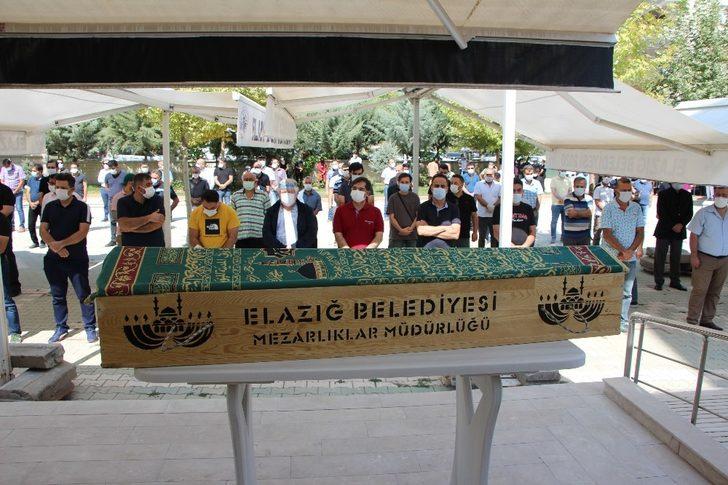 Elazığ’ın sevilen doktoru, son yolculuğuna uğurlandı G4