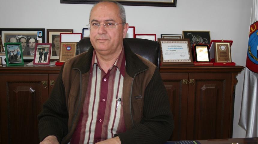 Eski belde belediye başkanı koronavir&uuml;se yenik d&uuml;şt&uuml;