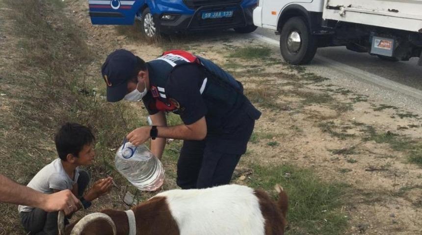 Genç çobanın yardımına jandarma ağabeyleri koştu