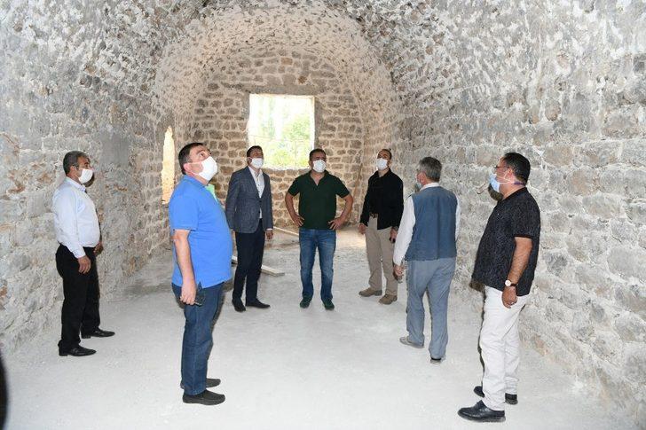 Hakkari Valisi Akbıyık, sınırda ziyaretlerde bulundu G3