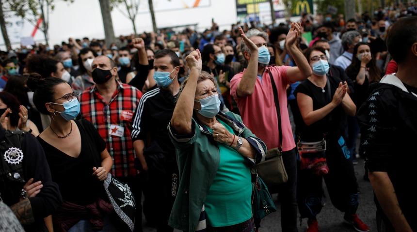 Madrid&rsquo;de yarın başlayacak olan b&ouml;lgesel karantina protesto edildi