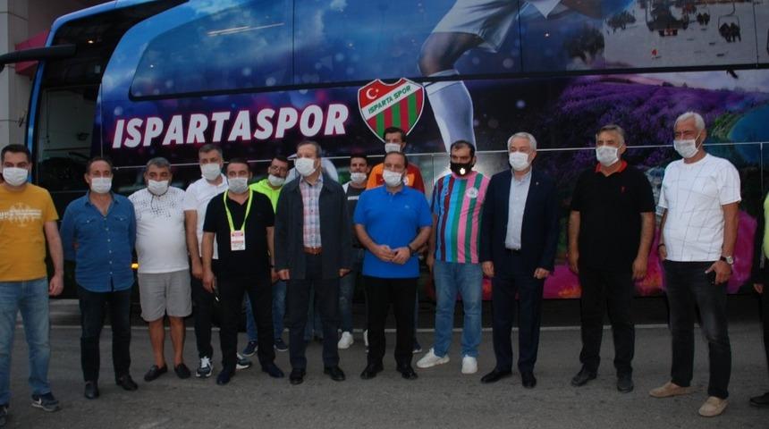 Belediye Başkanı, Isparta 32 Spor’a otobüs hediye etti