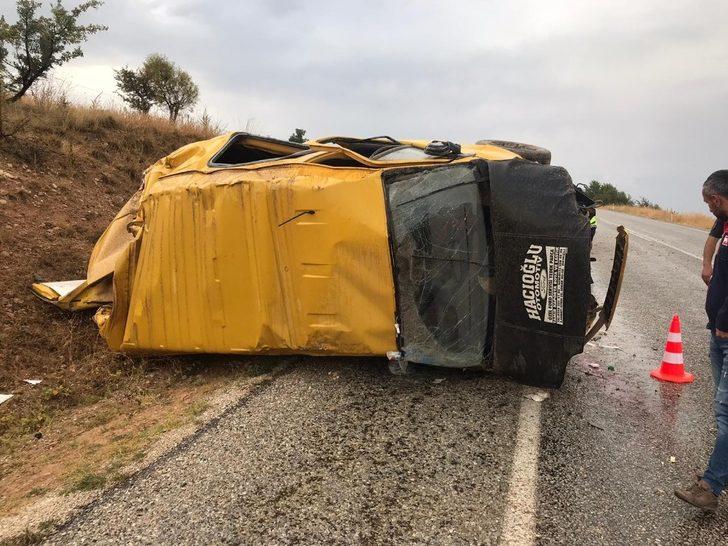 Yağış kazayı beraberinde getirdi: 1’i ağır 3 yaralı G3