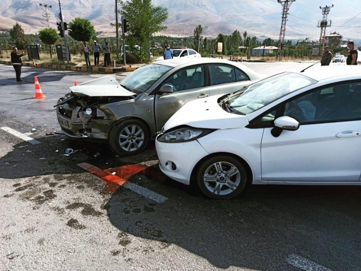Van&rsquo;da trafik kazası: 2 yaralı