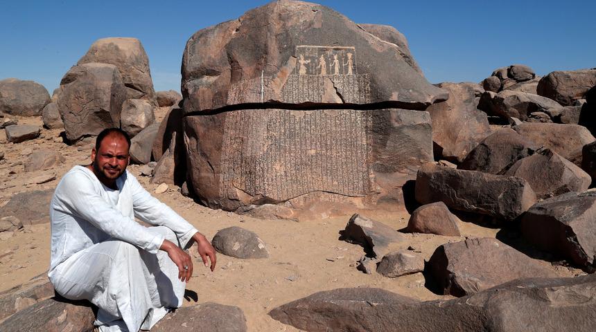 Mısır'da 2.500 yıl öncesine ait 14 yeni lahit bulundu