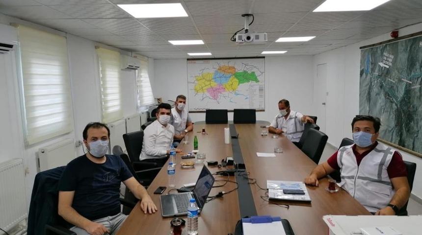 Kaymakam Yeşilbaş, yol yapım şantiyesinden bilgi aldı