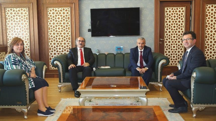 Şırnak &Uuml;niversitesi Rekt&ouml;r&uuml; Erkan: "Pandemi s&uuml;recinde yapılan &ccedil;alışmaları fırsata &ccedil;evirdik"