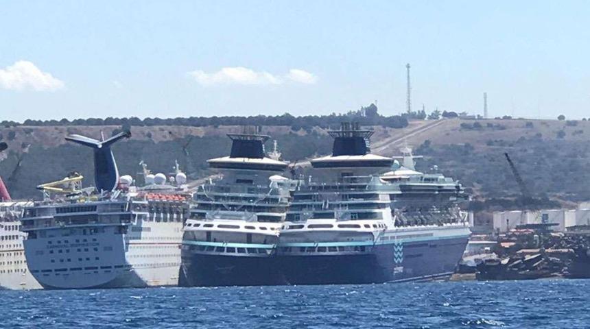 Bir zamanlar su &uuml;st&uuml;n&uuml;n en g&ouml;zde gemileriydi, şimdi s&ouml;k&uuml;m i&ccedil;in sıra bekliyor