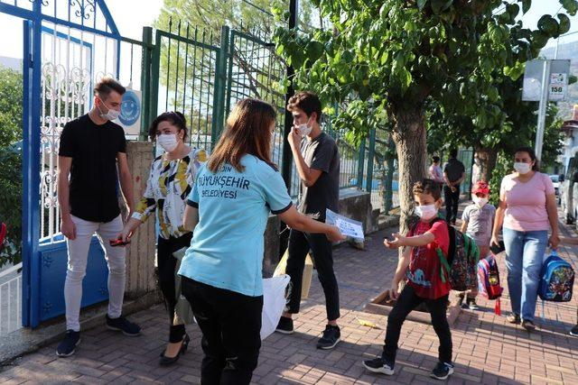 B&uuml;y&uuml;kşehir Bozdoğan&rsquo;da minik &ouml;ğrencileri unutmadı 1