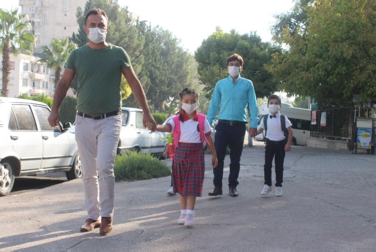 Adıyaman&rsquo;da, &ouml;ğrenciler ders başı yaptı