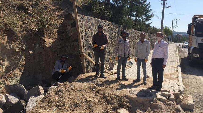 Şaphane&rsquo;de yol bakım ve peyzaj &ccedil;alışmaları
