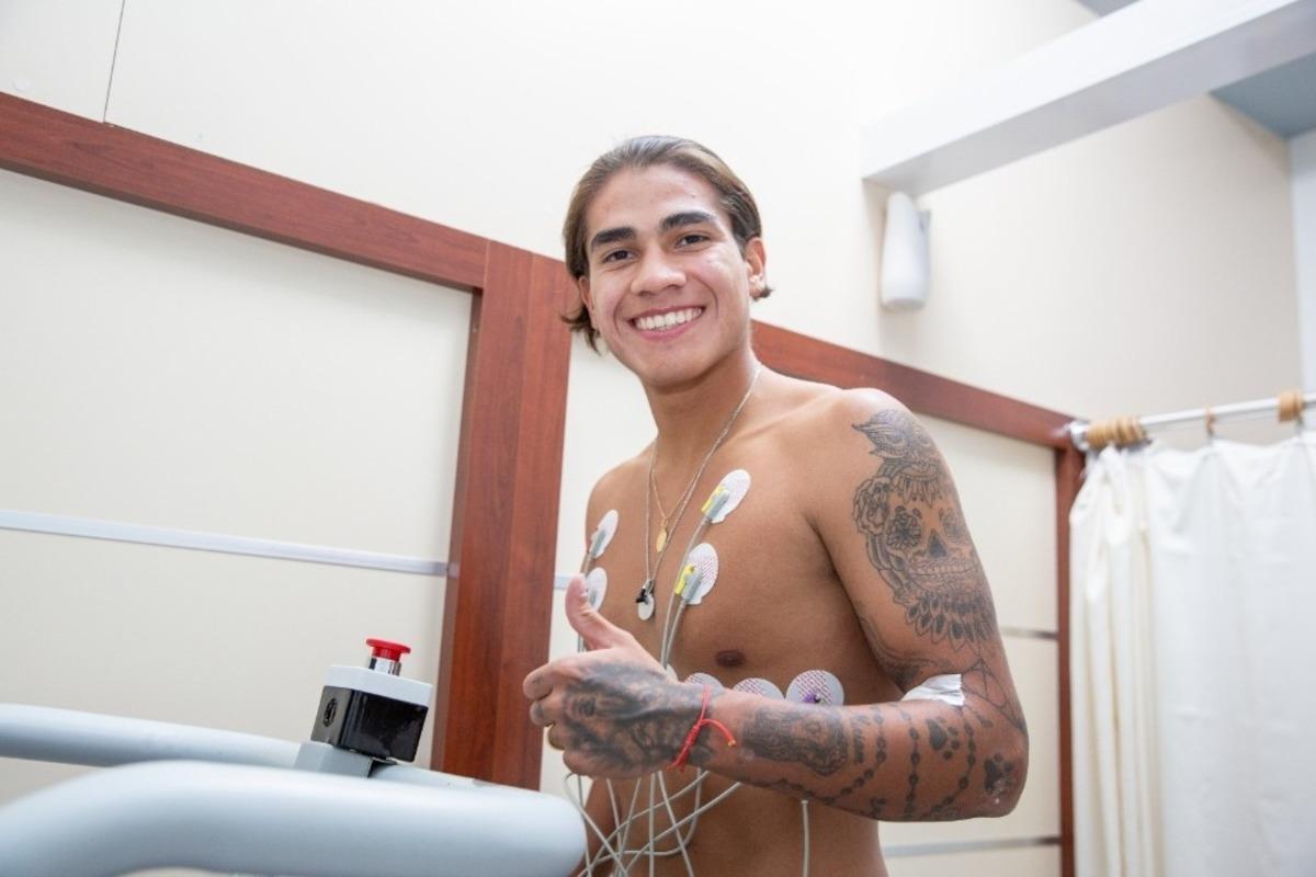 Denizlispor&rsquo;un yeni transferi Varela sağlık kontrol&uuml;nden ge&ccedil;ti