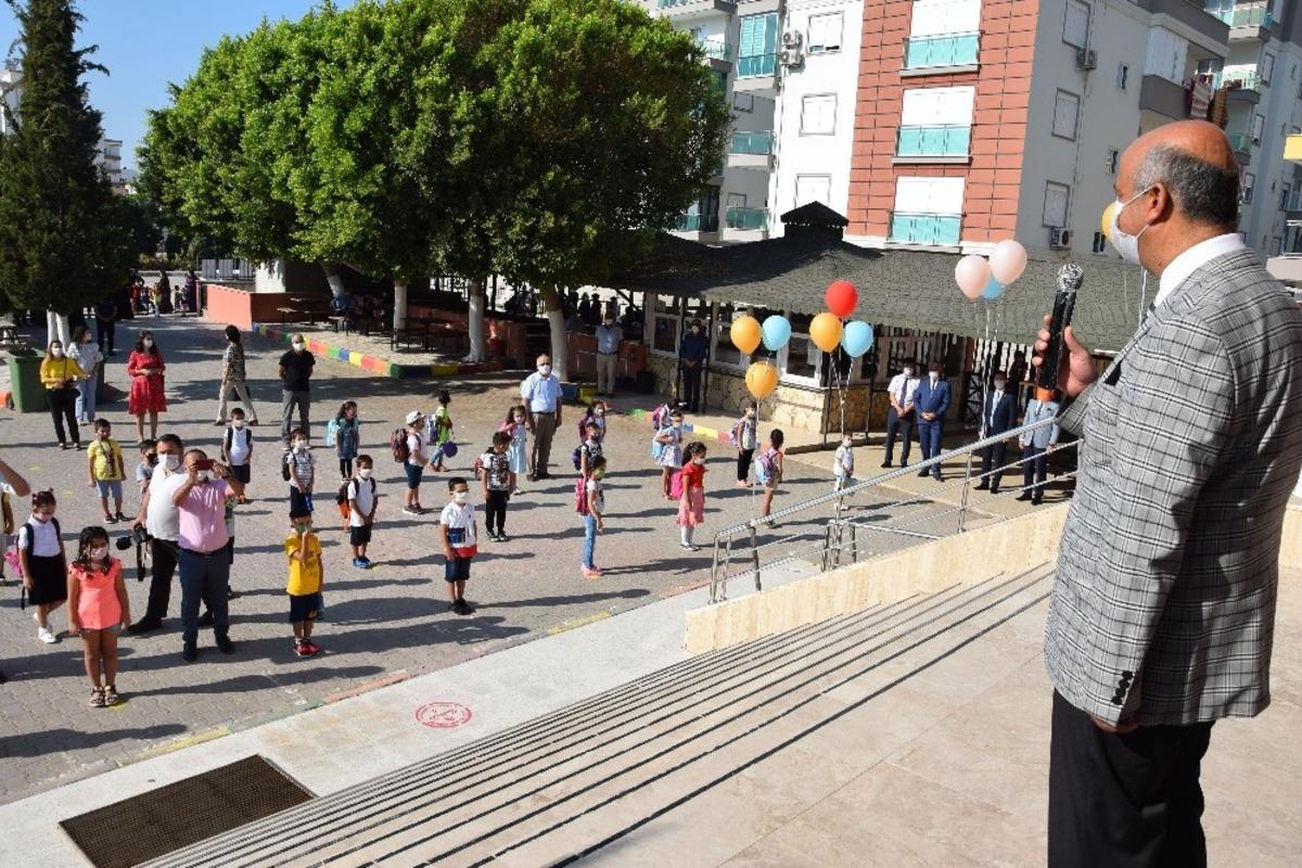 Kumluca&rsquo;da ilk ders zili &ccedil;aldı