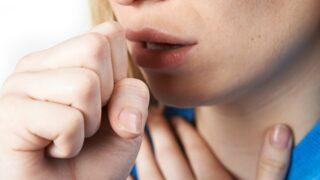 Geçmeyen öksürüğün nedeni bu hastalık olabilir! Nefes darlığı da varsa...