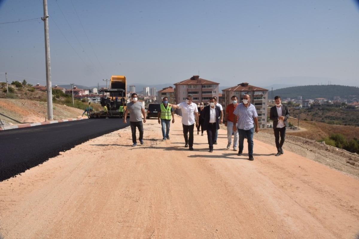 Başkan Şahin, asfalt &ccedil;alışmalarını inceledi