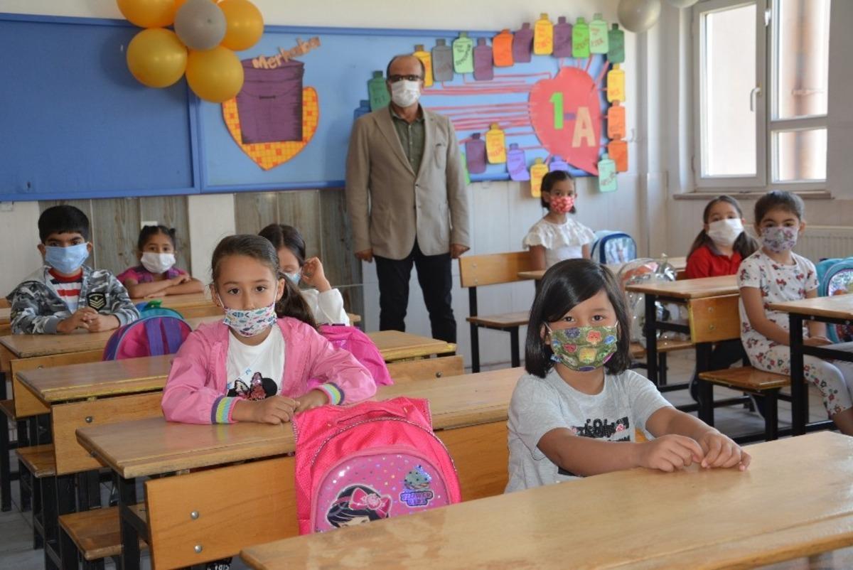 Korkuteli&rsquo;nde ilk ders başladı