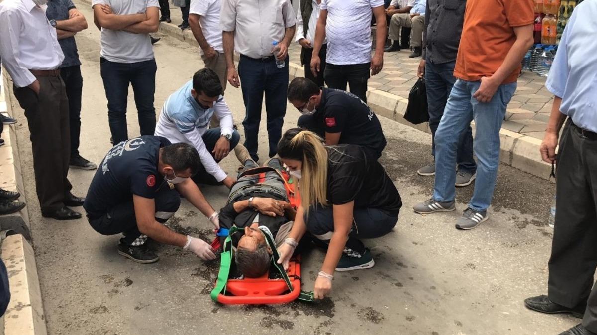 Otomobilin &ccedil;arptığı,  yaşlı adam yaralandı
