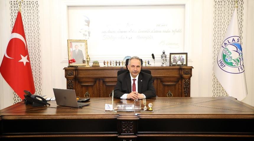 Başkan Yal&ccedil;ın&rsquo;dan &rsquo;uzaktan eğitime&rsquo; tablet desteği