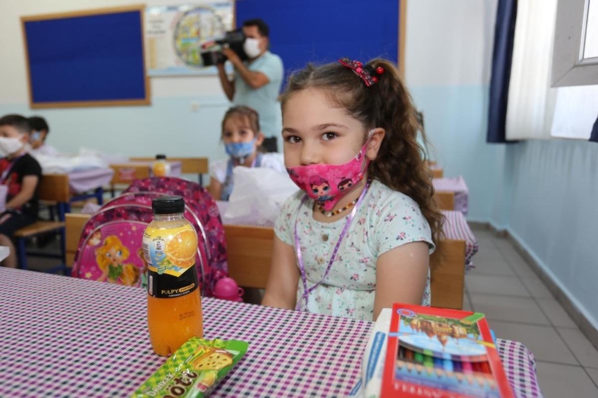 Kepez&rsquo;den 17 bin 258 &ouml;ğrenciye portakal suyu