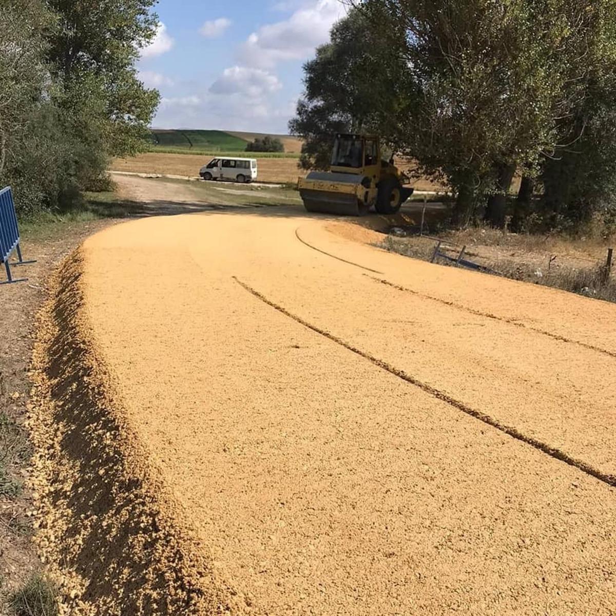 Devrekani&rsquo;de grup yolları asfaltlanıyor