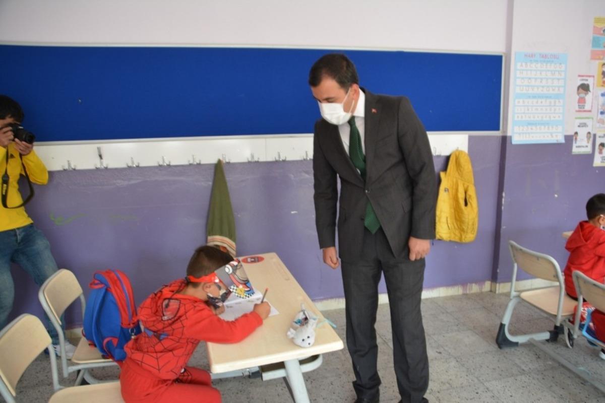 Sarıkamış&rsquo;ta &ouml;ğrenciler &ouml;ğretmenleriyle buluştu