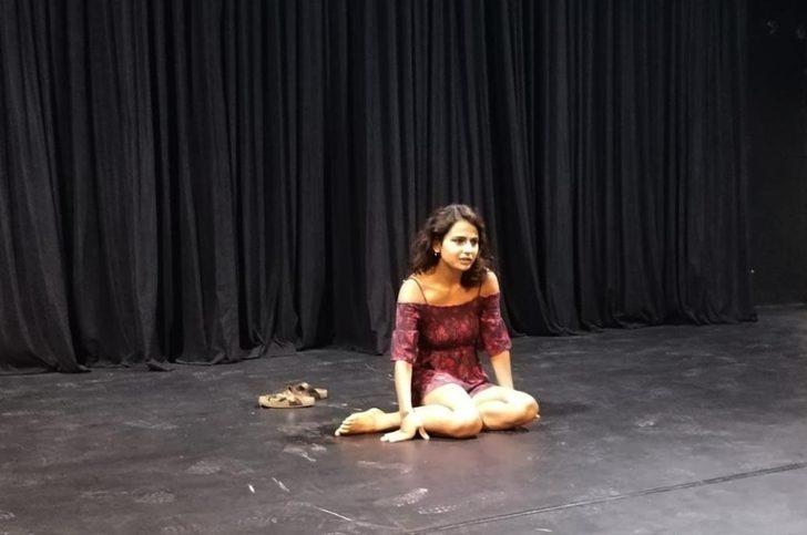 Kuşadası Belediyesi geleceğin tiyatrocularını seçiyor G4