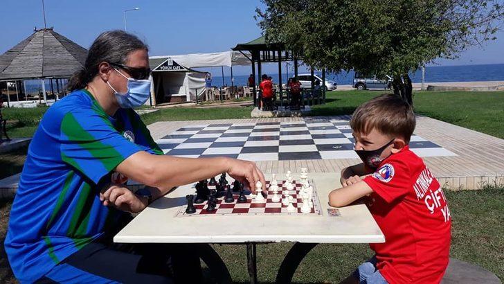 Yalova’da "Sokakta Satranç Var" G4