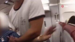 Antalya-Kazan uçağında ortalık karıştı! 