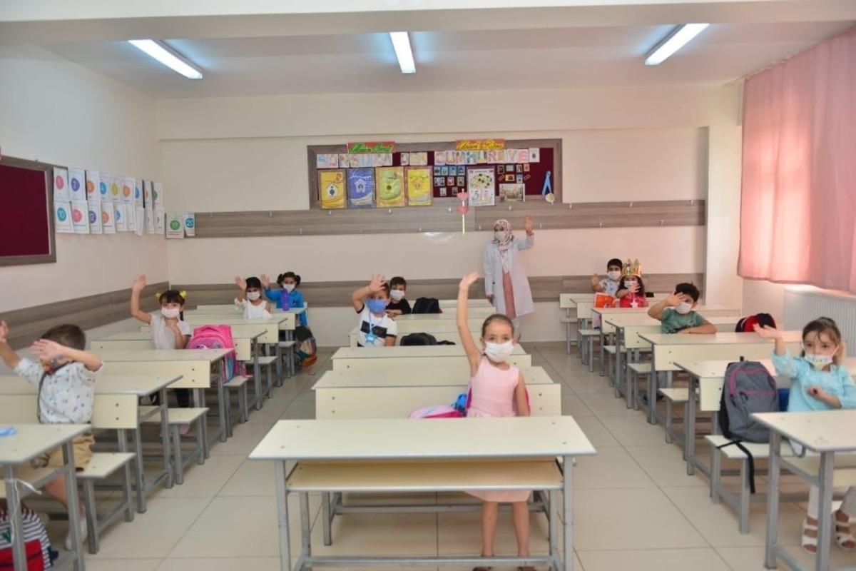 Elazığ&rsquo;da 272 okulda 13 bin 765 &ouml;ğrenci y&uuml;z y&uuml;ze eğitime başladı