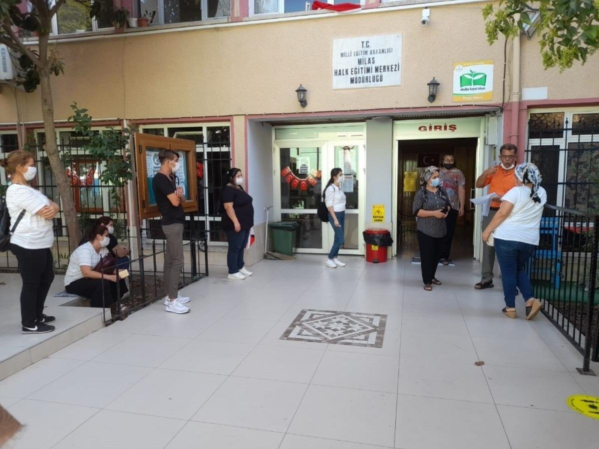 111 hizmetli ve 19 g&uuml;venlik g&ouml;revlisi i&ccedil;in m&uuml;lakat yapıldı