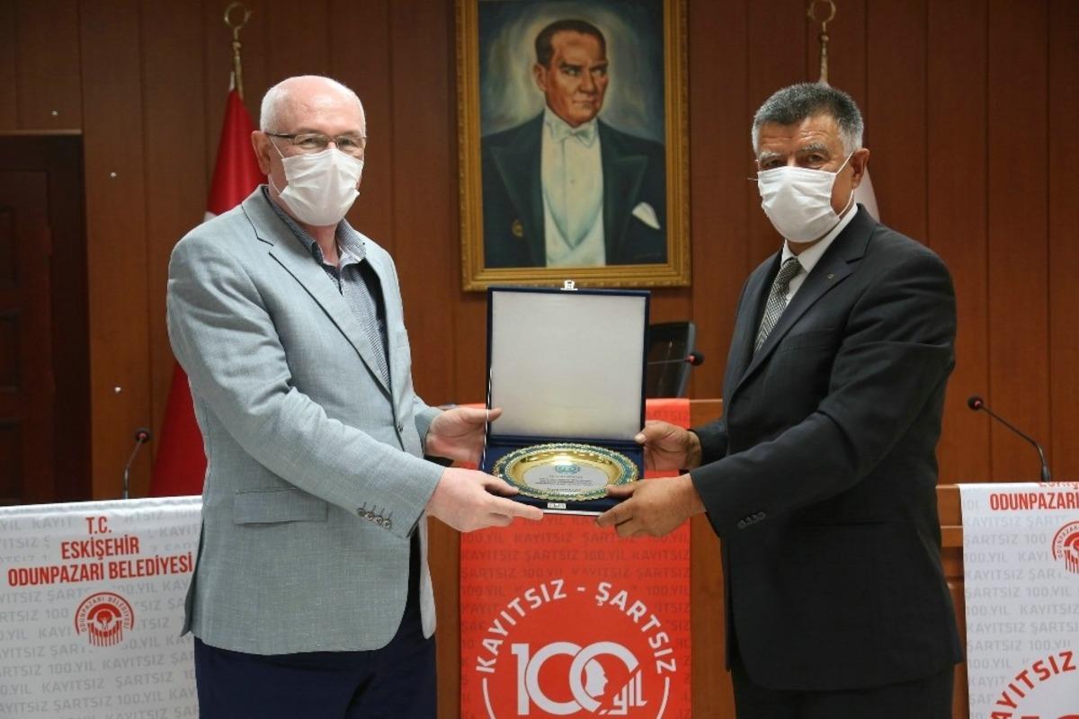 Eskişehir Kırım Derneğinden Başkan Kurt&rsquo;a teşekk&uuml;r ziyareti