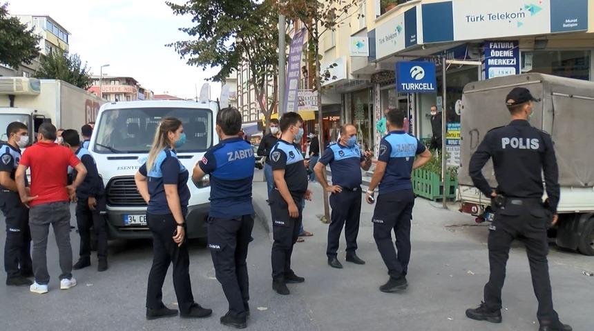 Esenyurtta dehşet! Zabıtaya &ouml;nce silah &ccedil;ekti, sonra kamyonetle &ccedil;arptı